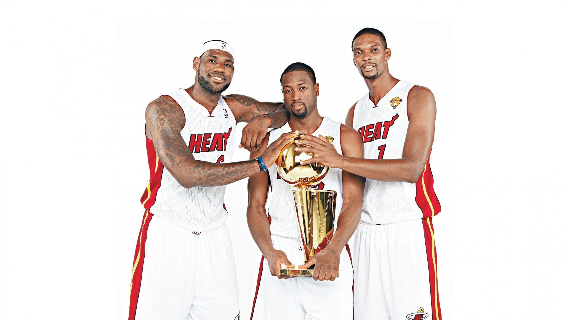 窒息防守绞杀黄蜂!浓眉禁区只手遮天,湖人五连胜背后的隐形MVP